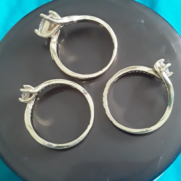 Ring - Picture 3 of 4